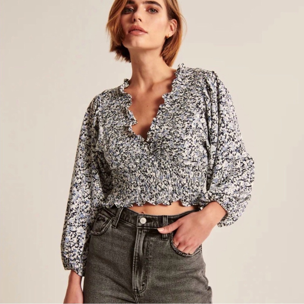 Abercrombie & Fitch Blue and White Patterned Blouse